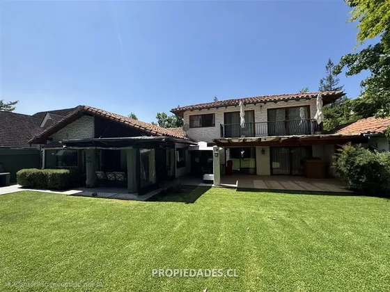 Casa En Arriendo De 5 Dorm. En Lo Barnechea