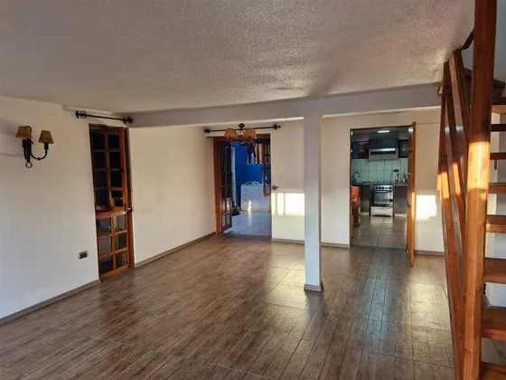 Venta Casa Excelente Distribucion Y Luminosa 4/d 3/b 2/e