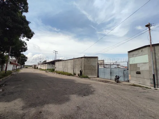 Galpon Zona Industrial San Miguel Maracay Fvina23-5740 