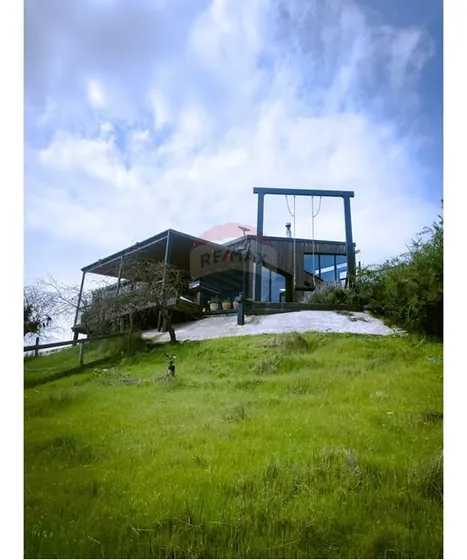Lujosa Casa Con Vista Panorámica En Pencahue