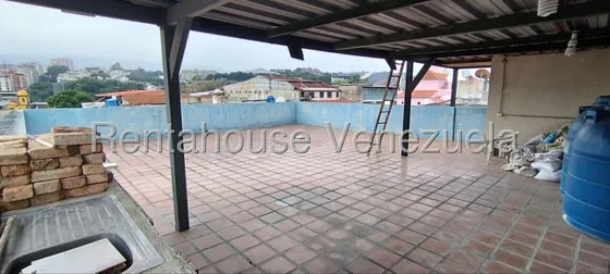 Edificio Comercial En Alquiler Petare 25-24519
