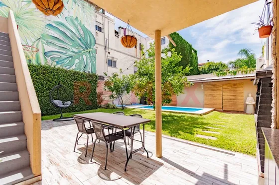 Venta Hermosa Casa Con Pileta, Parque Y Cochera