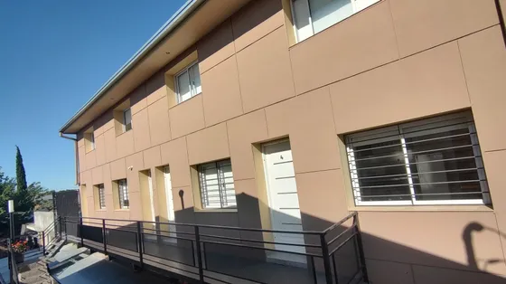 Lote Sobre Av Rawson Y Departamento Céntrico En San Rafael