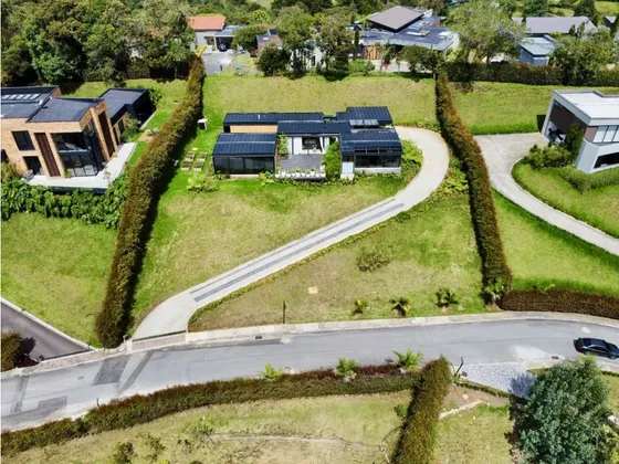 Venta De Casa Campestre En Unidad Cerrada En Envigado- Alto De Palmas