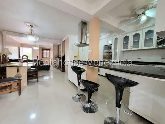 Casa Amoblada En Alquiler Zona Este Barquisimeto Jrh Jhanoski Te Alquila 25-17929