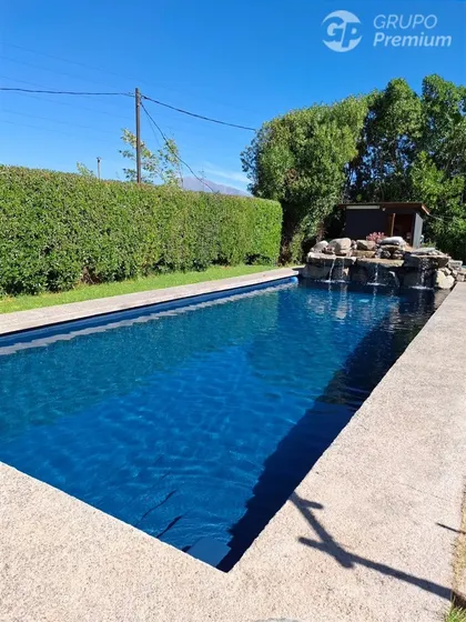 Casa En Venta De 3 Dorm, 1 Baño Con Piscina En Llaillay