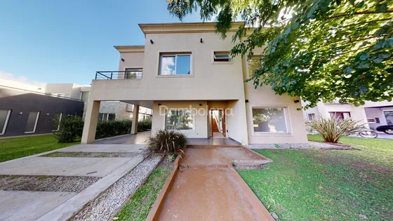 Casa  En Alquiler Ubicado En Haras María Victoria, Moreno, G.b.a. Zona Oeste