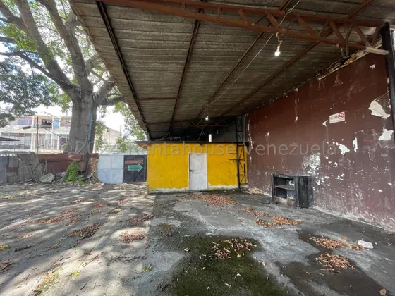 Local Comercial En Alquiler Zona Centro De Maracay Perfecto Para Taller Mecánico Depósito Venta De Autos Alto Trafico Seguro Nela 25-3853