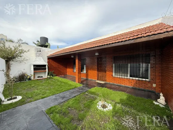 Venta Ph 3 Ambientes Con Jardín En Bernal Oeste