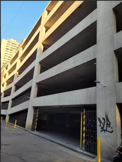 Se Vende Estacionamiento Muy Céntrico. Plaza De Armas