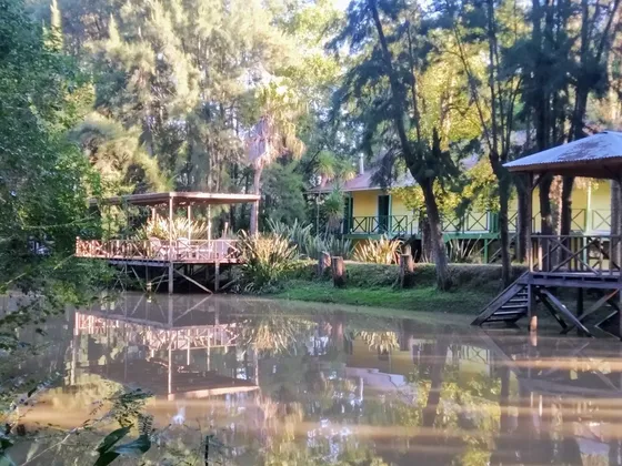 Histórica Casona De Familia Thompson En Alquiler En Delta Del Tigre. 8 Suites Tipo Hotel, Alojamiento Para 20 Personas Cómodas. Piscina, Terrazas Sobre El Arroyo. Tranquilidad Total. Paz.