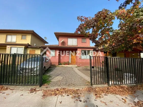 Casa En Venta De 3 Dorm. 3 Baño En Isla De Maipo La Reserva