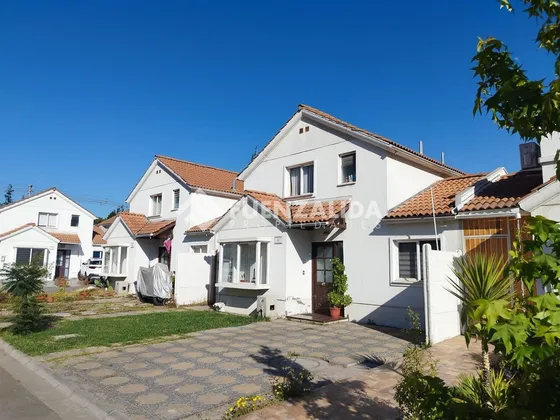 En Venta Nos Casa Aislada En Cond. 3d 3b Piscina En Gc