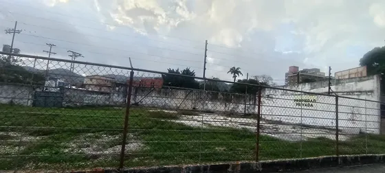 Yr En Venta Terreno En Plena Av Bolívar Norte En Frente Del Antiguo Bodegón De Castilla