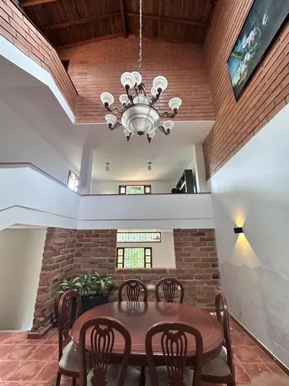 Hermosa Finca En Alquiler Para Fines Comerciales O De Vivienda
