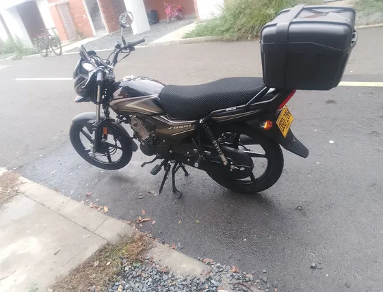 Moto Con Un Mes De Comprada Con Accesorios Adicionales Ofert