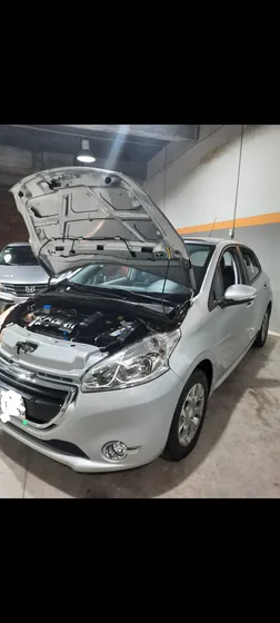 Peugeot 208 1.6 Allure Tiptronic