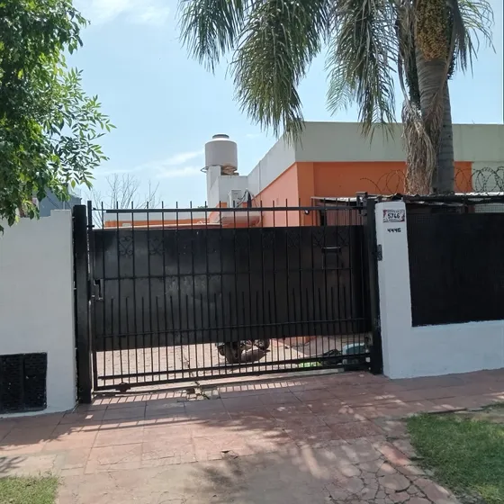 Casa 4 Ambientes + Departamento Atras 3 Baños