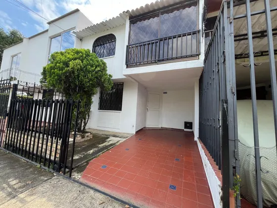 Casa En Alquiler En Barrio Riberas Del Rosario, Jamundí  4 Habitaciones, Cocina Remodelada, ¡excelente Oportunidad!