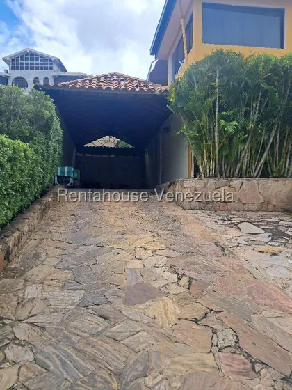 Dennymar, Vende Hermosa Casa Quinta En Exclusiva Urbanizacion Del Este De Barquisimeto Dispone De 575m2 Con Todos Los Servicios Basicos En Optimas Condiciones B5a24512                                 