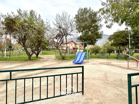 Casa En Venta De 4 Dorm. En Puente Alto