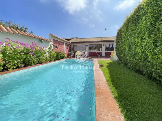 Casa En Venta De 5 Dorm. En La Serena