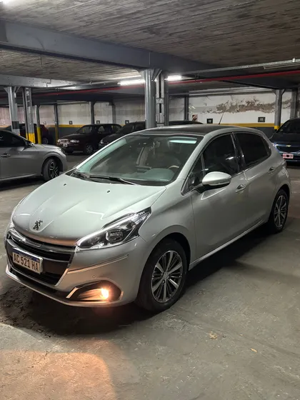 Peugeot 208 1.6 Feline Tiptronic