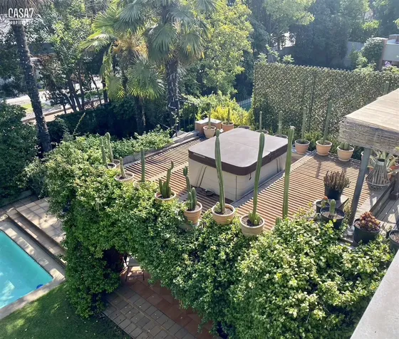 Casa En Venta De 3 Dorm. En Las Condes