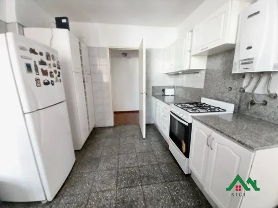 Departamento En Venta Piso Entero, 4 Dormitorios, Cochera En Nueva Córdoba  Apto Crédito