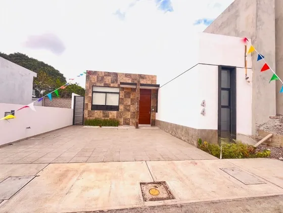 Casa En Venta En Veracruz De 1 Piso Fracc. Lomas Del Dorado, Boca Del Río.