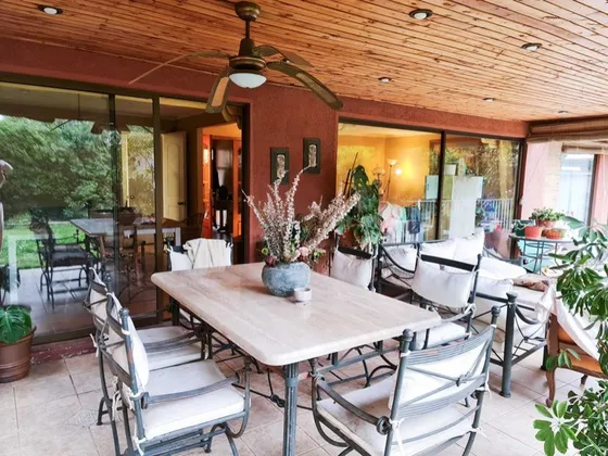 Casa En Venta De 5 Dorm. En Huechuraba