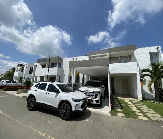 Exclusiva Casa Campestre Remodelada En Venta En Robles Del Castillo - Jamundi