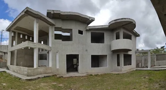Vendo Casa En Obra Gris De 460 M2 De Construcción, 5h, 5b, 5pe, Ref. 215.000 - Urb. Los Castores, San Antonio De Los Altos