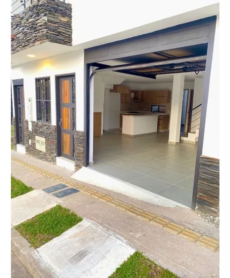 Oportunidad. Hermosa Casa En Venta Con Lindos Acabados Y Distribución