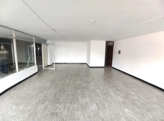 Oficina En Arriendo En Centro. Cod A20823