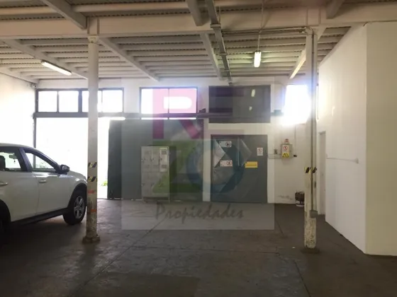 Excelente! Con Montacarga | Patente Comercial E Industrial