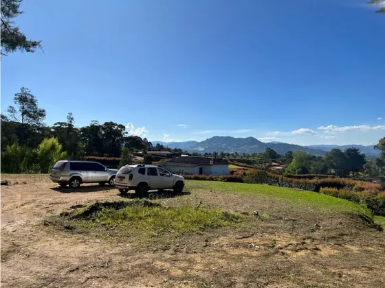 Lindo Lote En Venta En Parcelación Y Licencia De Construcción Vigente.