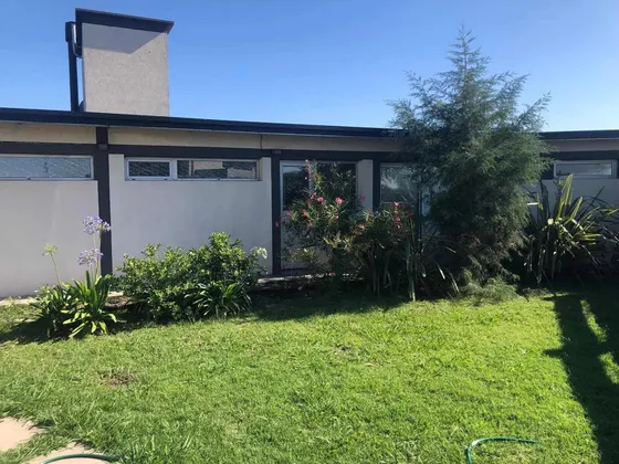 Casa En Alquiler En Barrio La Alameda Canning