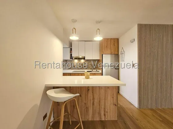 ¡descubre Tu Nuevo Hogar En La Playa! La Guaira, #25-21064