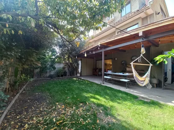 Casa En Venta De 4 Dorm. En Huechuraba