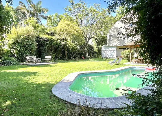 Venta Casa Sobre Lote De 1000m De Lote  En Lo Mejor  Vicente Lopez