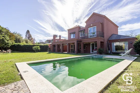 Casa En Venta 4 Dormitorios + Dependencia + Estudio Barrio Septiembre Escobar Apto Credito 