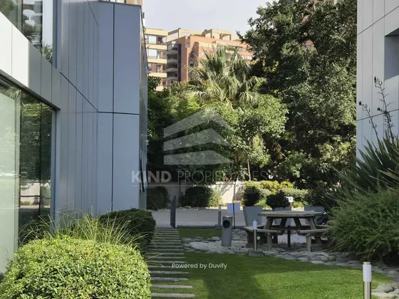 Local En Arriendo A Pasos De Centro Financiero Nlc
