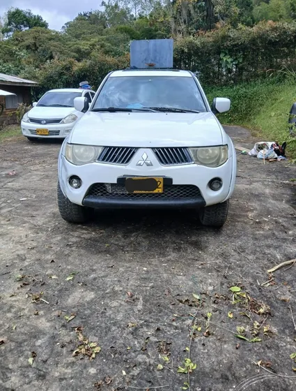 Mitsubishi L200 Sportero 2.5 Superlujo
