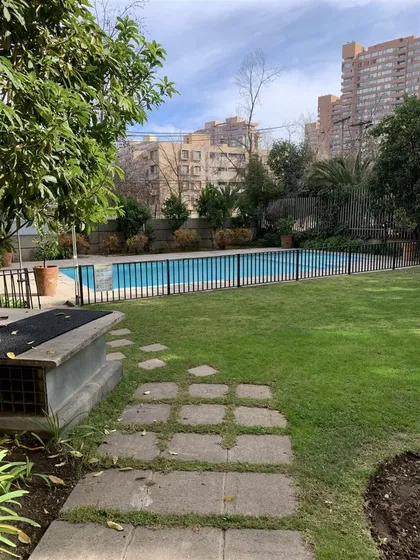 Departamento En Arriendo De 2 Dorm. En Las Condes