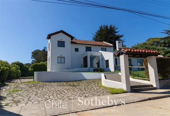 Casa Con Vista Al Mar Y Amplios Espacios De Doble Atura