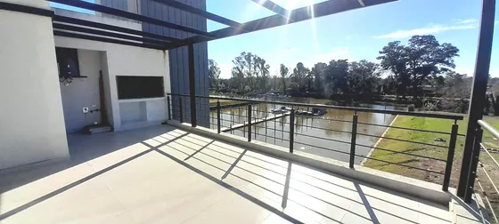 Lindisimo Departamento En  Venta Y/o Alquiler  En Barrio Náutico Canal