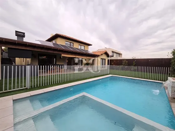Casa En Arriendo De 3 Dorm. En Colina Chicureo Piedra Roja