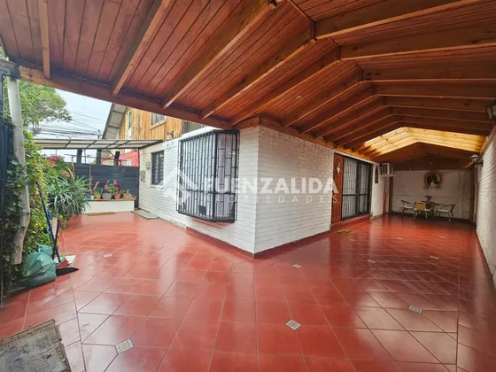 Casa En Venta De 3 Dorm.2 Baños En Maipú