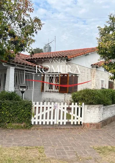 Venta De Casa Chalet Retasada | Castelar Norte